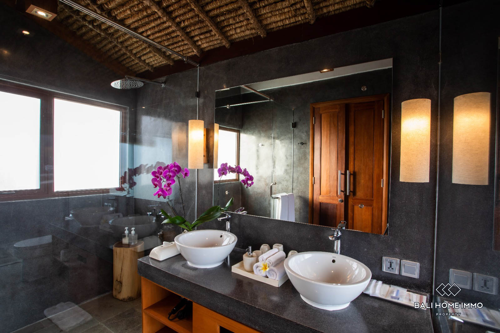 STUNNING 3 BEDROOMS VILLA FOR MONTHLY & YEARLY RENTAL IN BALI - PANDAWA — image 14