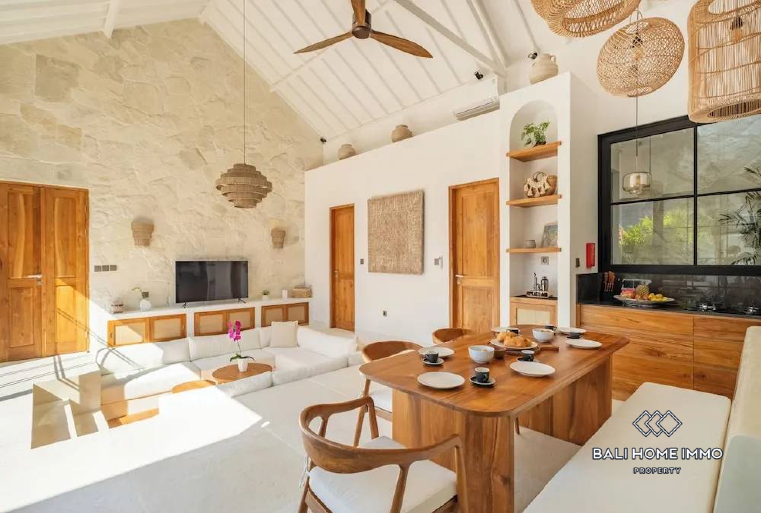 STUNNING 3 BEDROOMS VILLA FOR MONTHLY & YEARLY RENTAL IN ULUWATU — image 4