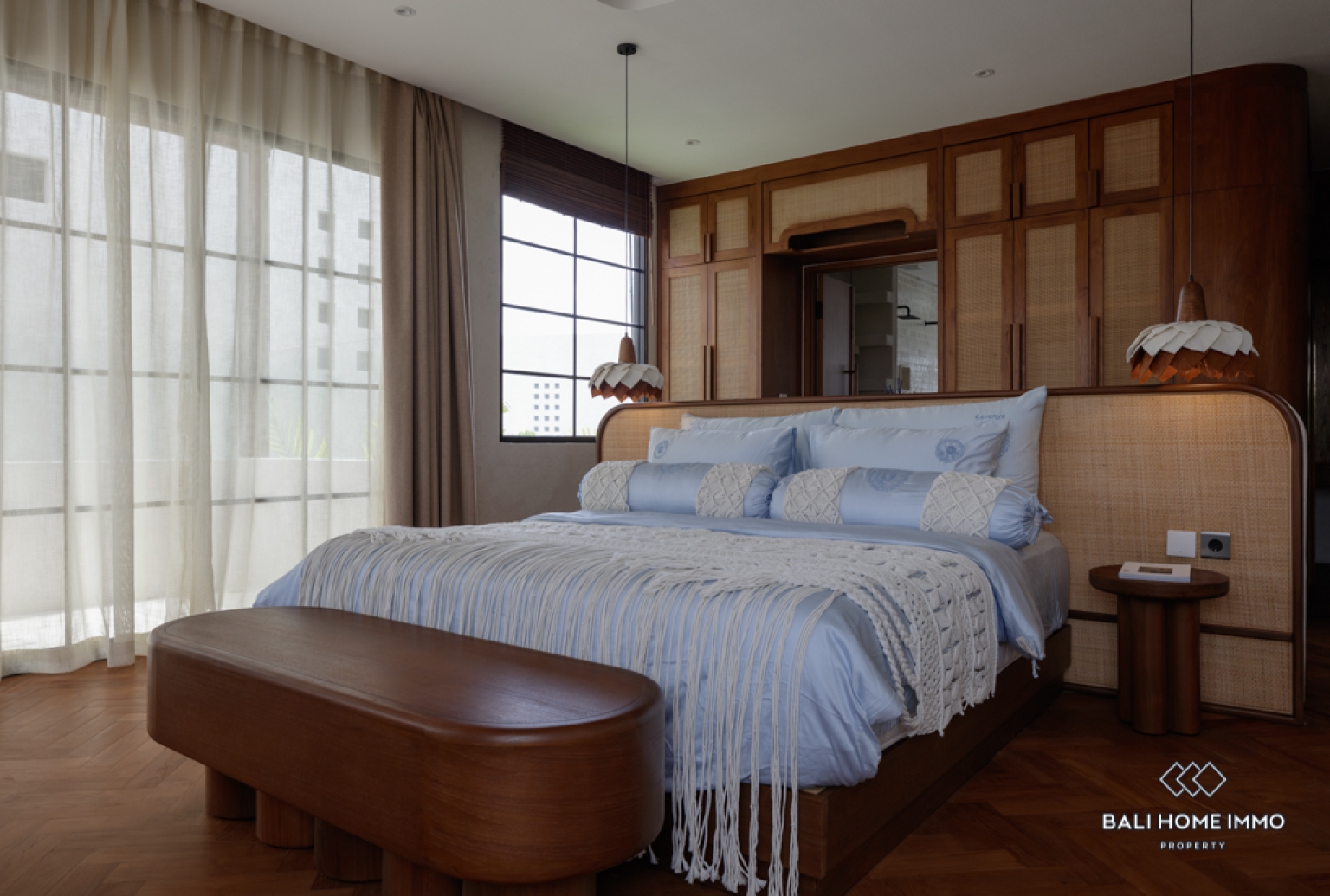 Stunning 4 Bedroom Villa for Monthly and Yearly Rental in Bali Berawa — image 12