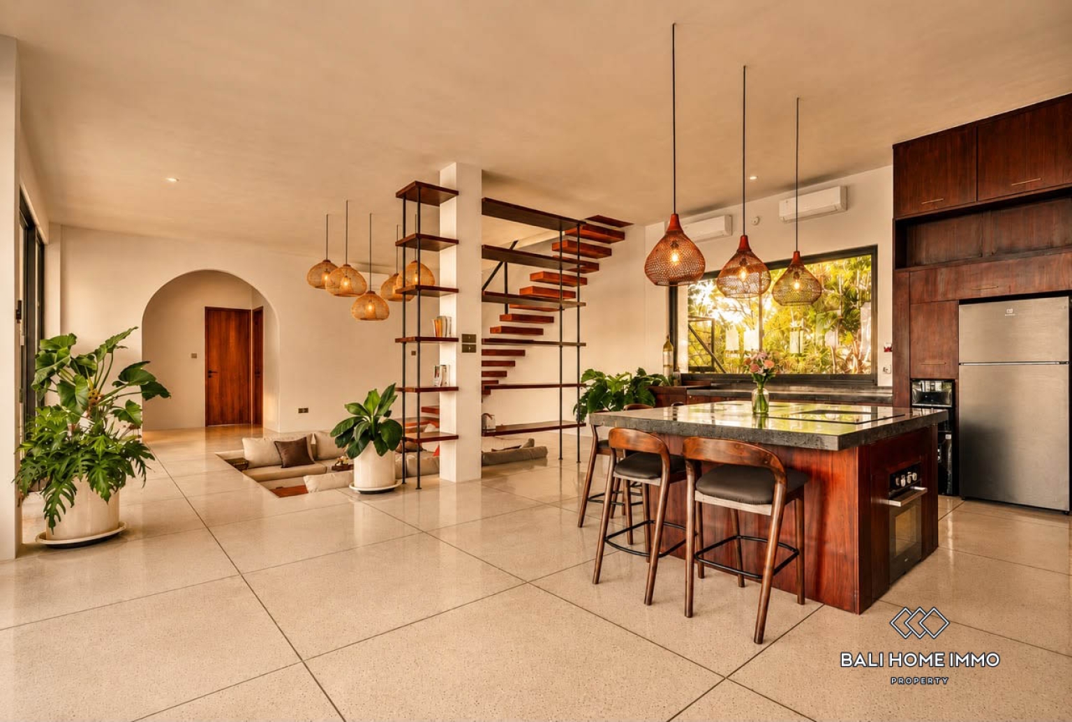 STUNNING WITH OCEAN VIEW 4 BEDROOMS VILLA FOR YEARLY RENTAL IN BALI - ULUWATU — image 9