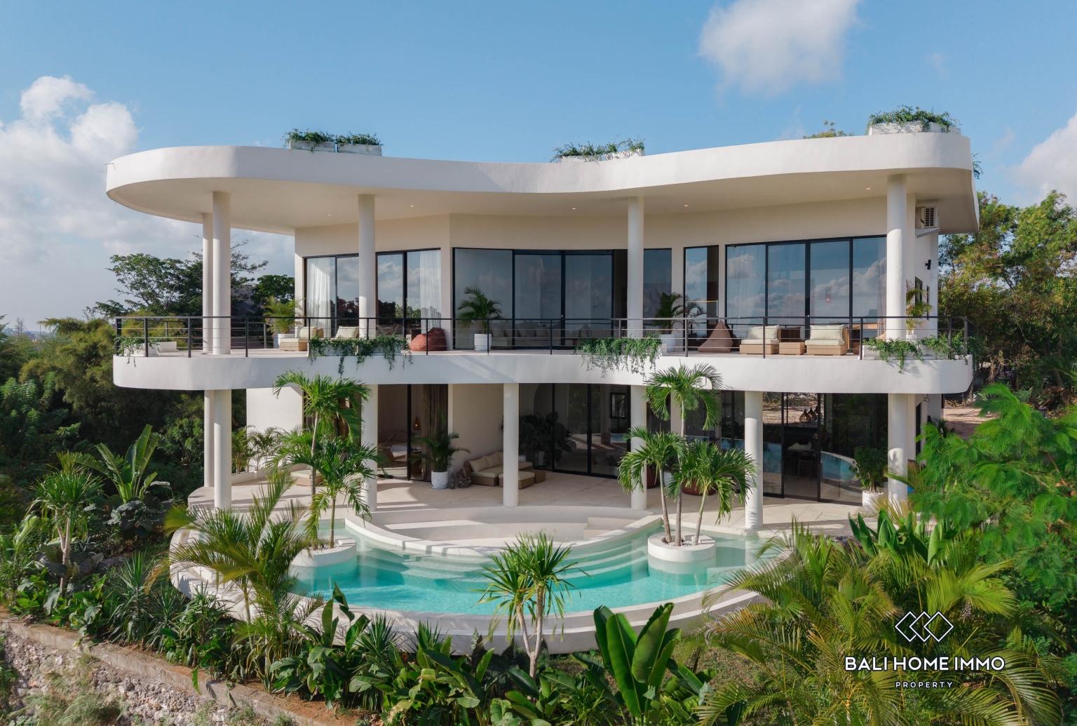 STUNNING WITH OCEAN VIEW 4 BEDROOMS VILLA FOR YEARLY RENTAL IN BALI - ULUWATU