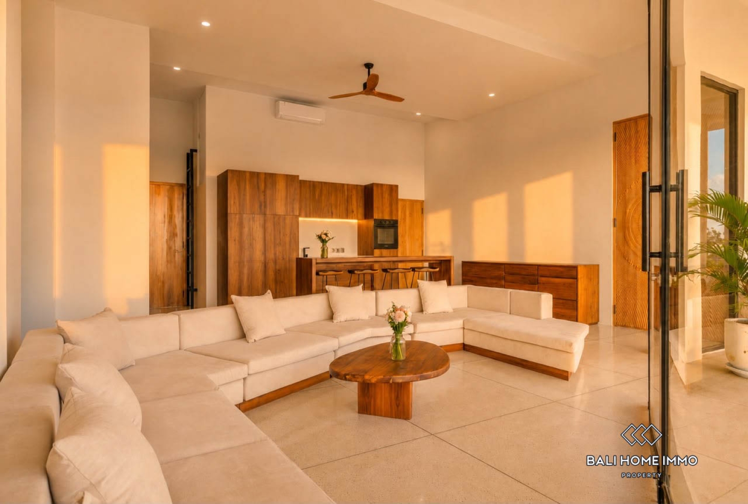 STUNNING WITH OCEAN VIEW 4 BEDROOMS VILLA FOR YEARLY RENTAL IN BALI - ULUWATU — image 5