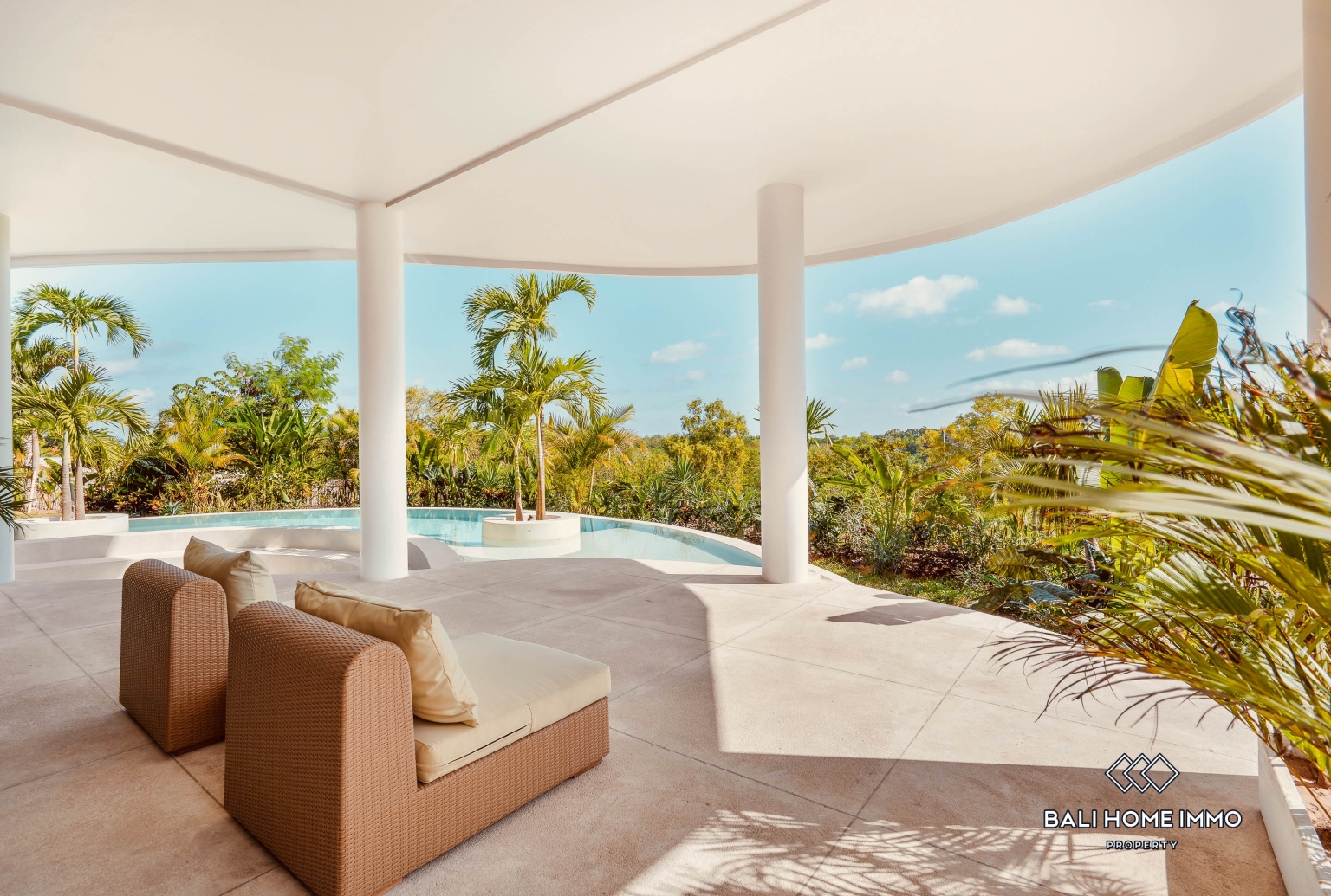 STUNNING WITH OCEAN VIEW 4 BEDROOMS VILLA FOR YEARLY RENTAL IN BALI - ULUWATU — image 1
