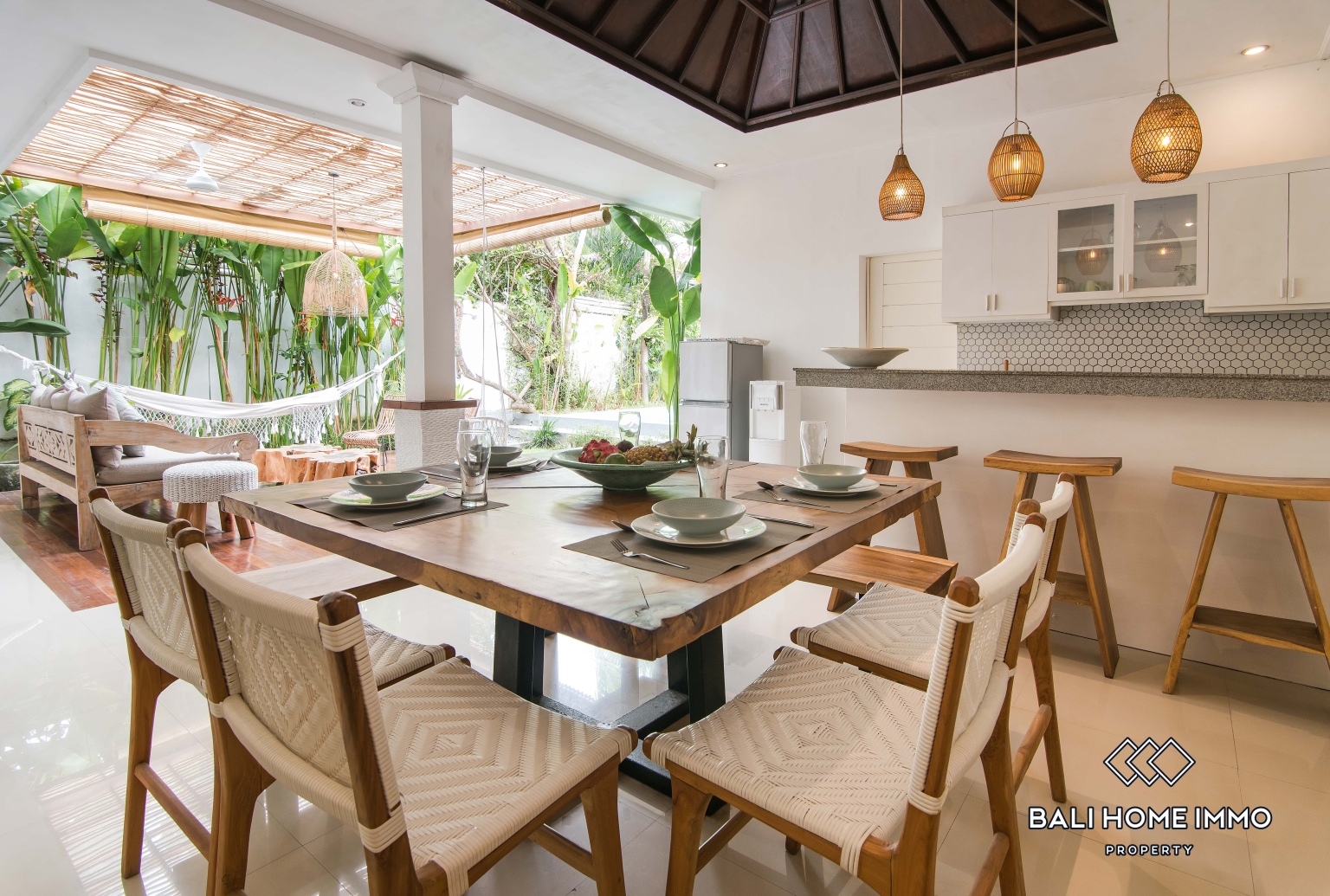 Three units of 3 bedroom villa for rent in Canggu Berawa Beachside — image 9