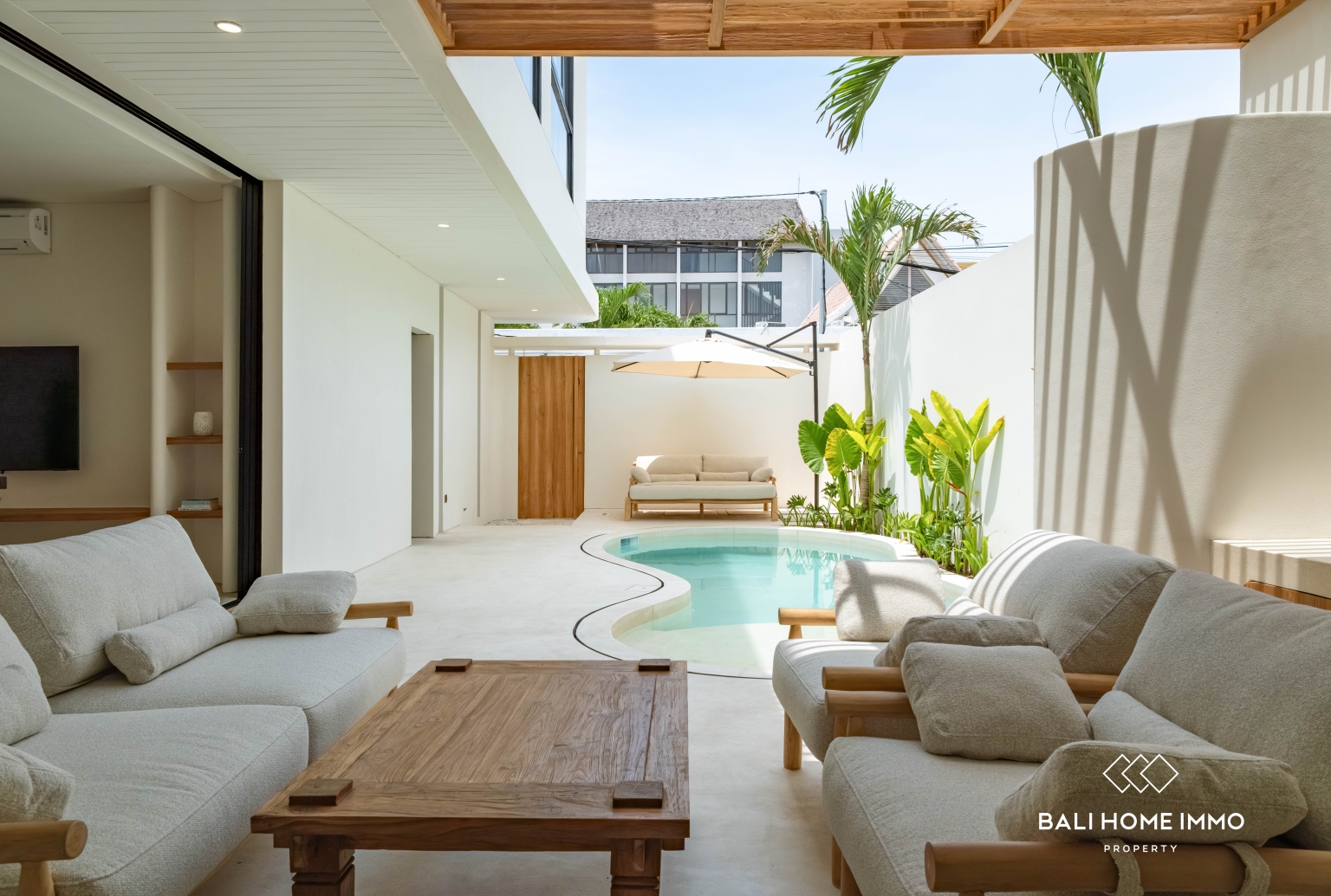 Tropical Family Style 3 Bedroom Villa For Rent In Umalas — image 1