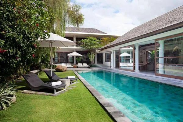 Villa Sarasvati in Seminyak — image 1