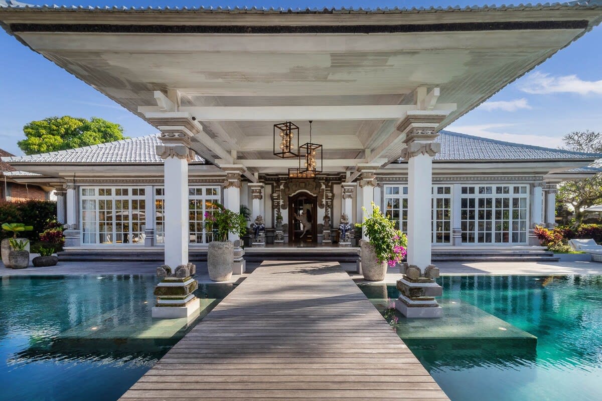 Villa Symphony White in Ubud