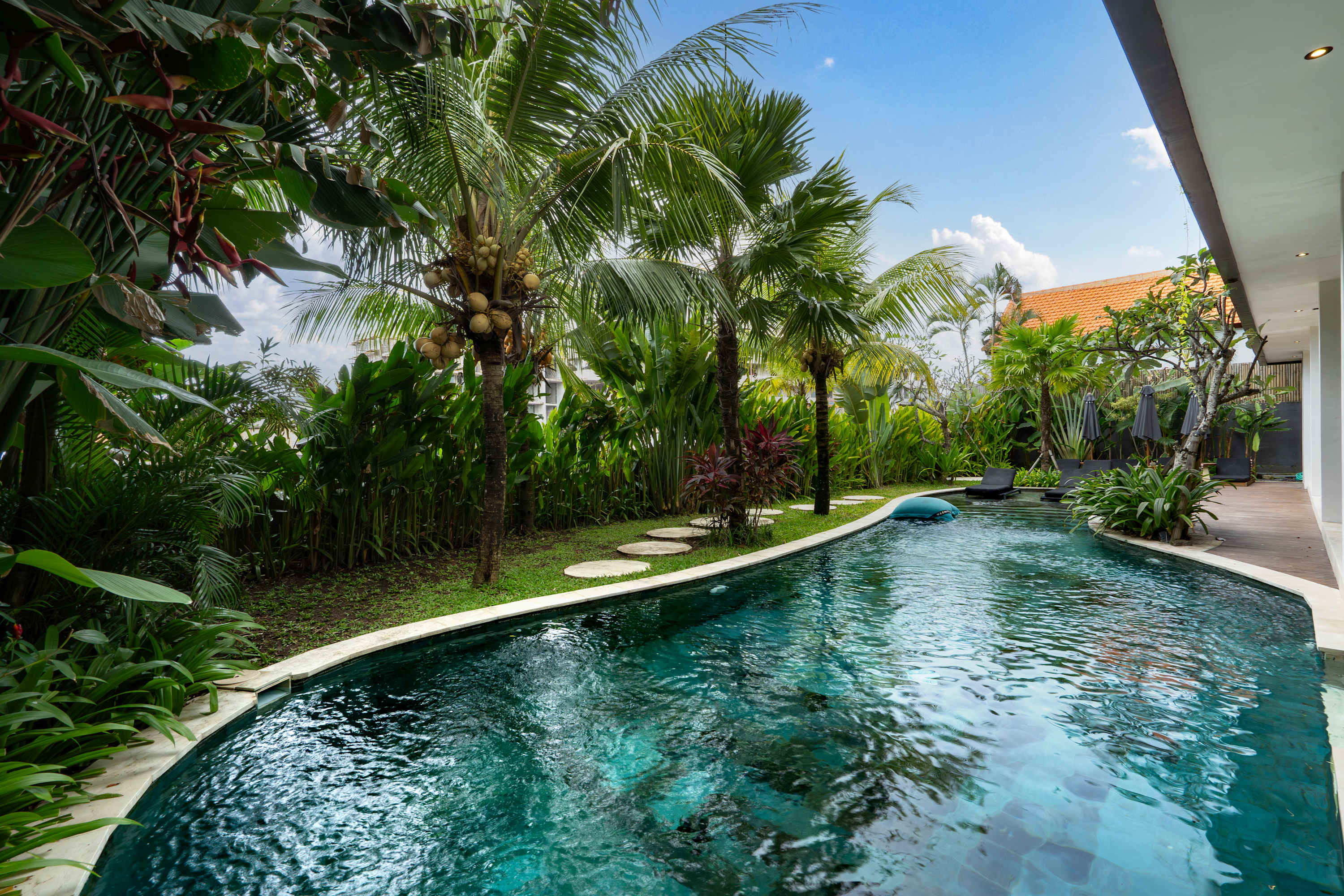 Villa Paradoxe in Canggu — image 5
